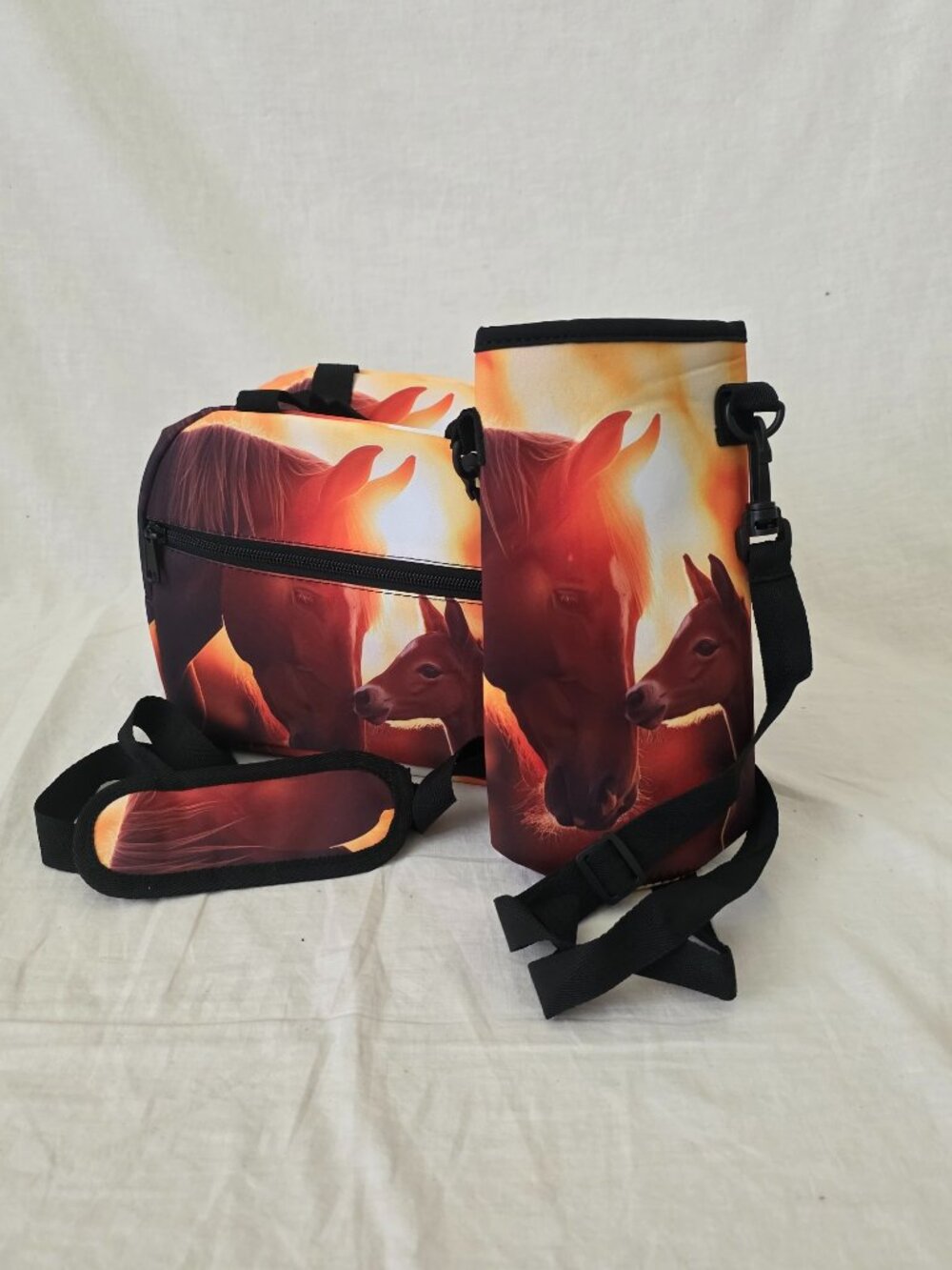 NWOT! Lunch Tote and Neoprene Bottle Bag with Shoulder Straps - Horse Theme